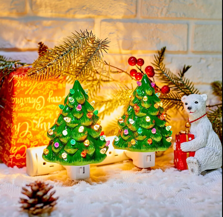 360° Rotating Plug Resin Christmas Tree Night Light – Warm LED Holiday Décor for Kitchen, Bathroom & Bedroom